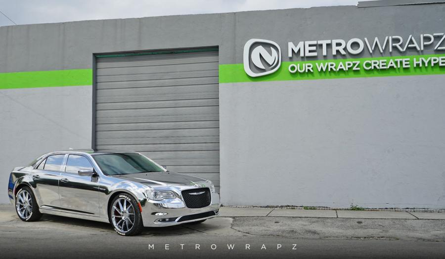  Chrysler 300C Avery Chrome by MetroWrapz 2016 года  (фото 2 из 8)